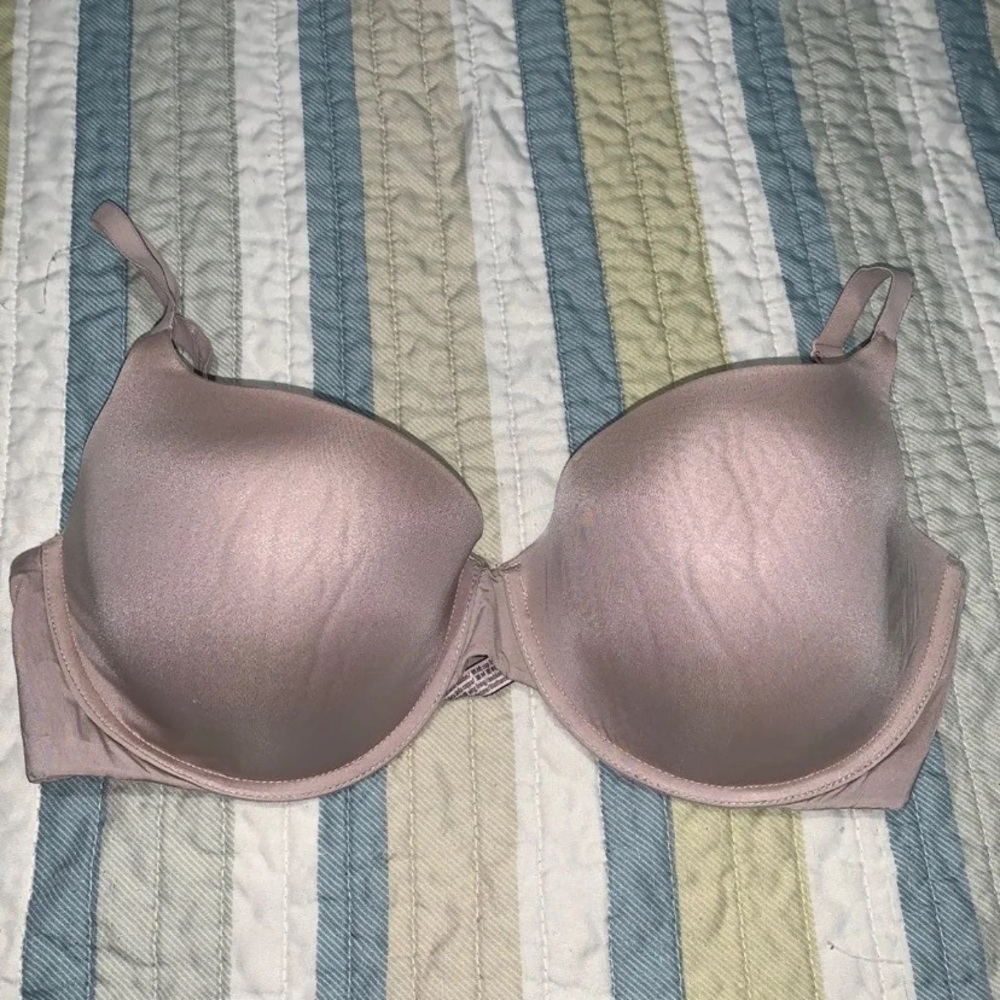 Victoria’s Secret 38DD bra